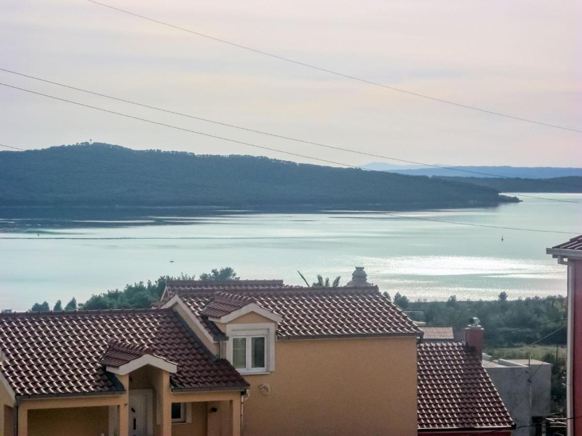 Apartment In Dalmatia Near The Sea คาชเตลา ภายนอก รูปภาพ